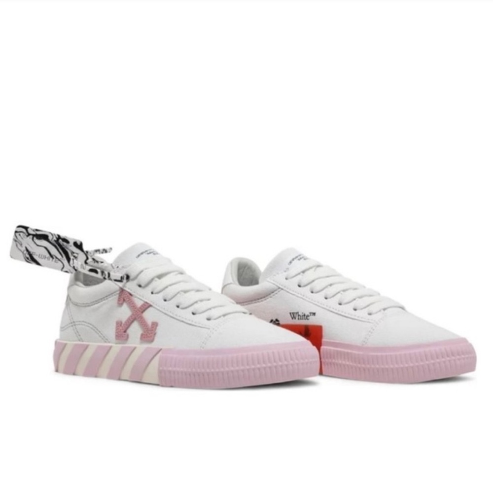 Off-White Women's Pink and White Sneakers